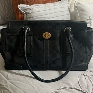 Vintage Coach Hampton Satchel Bag. In excellent condition.